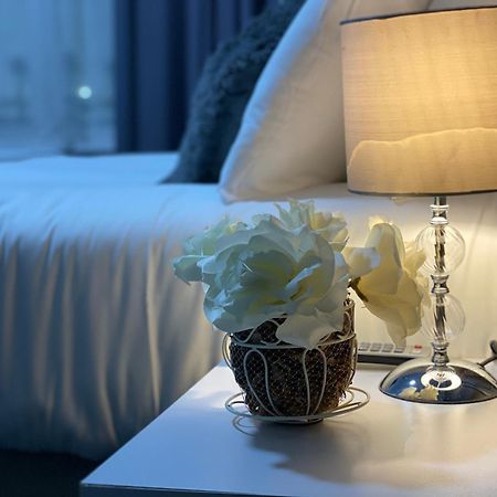 Park City Suites Hotel Manchester Esterno foto