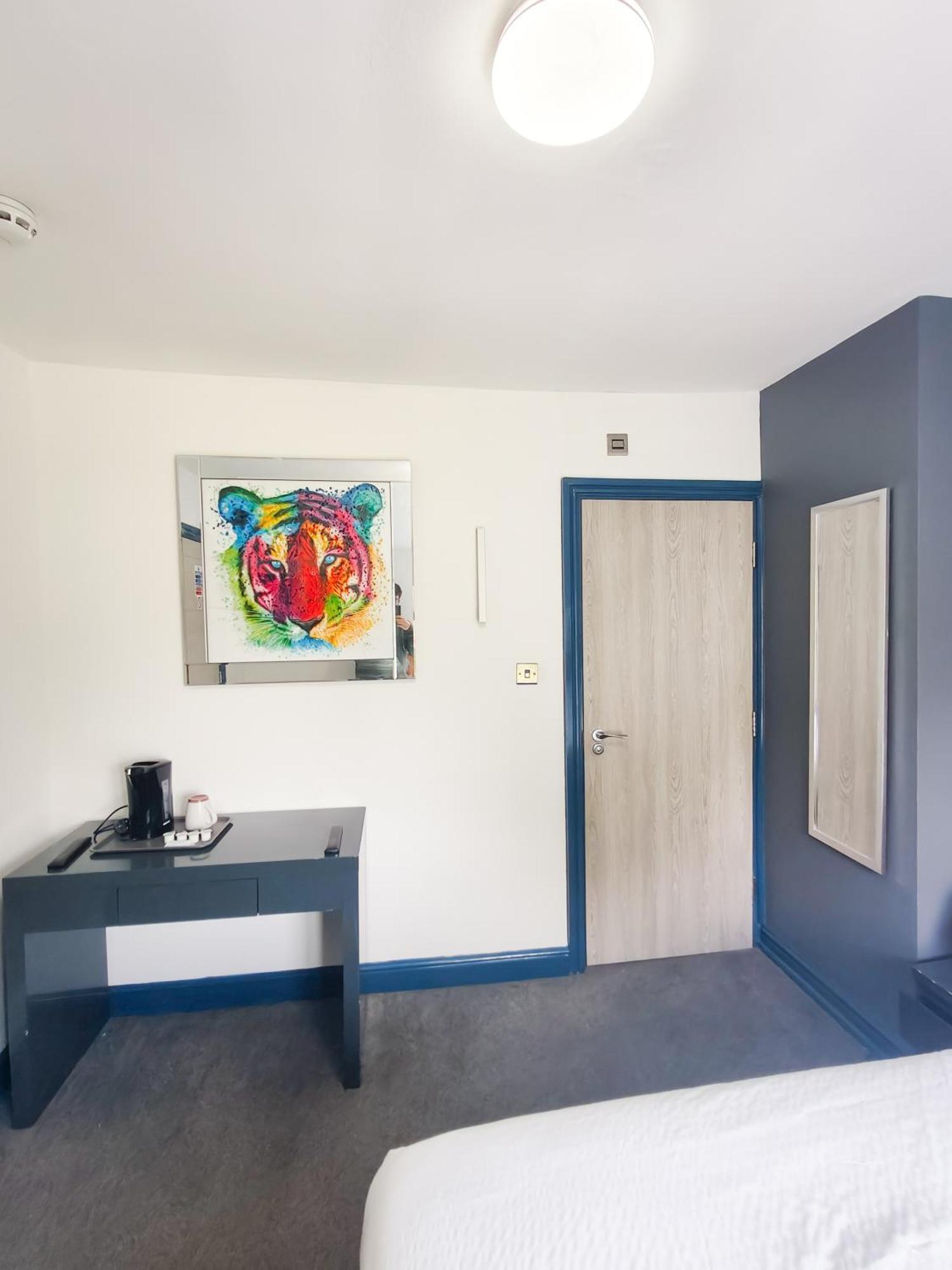 Park City Suites Hotel Manchester Esterno foto