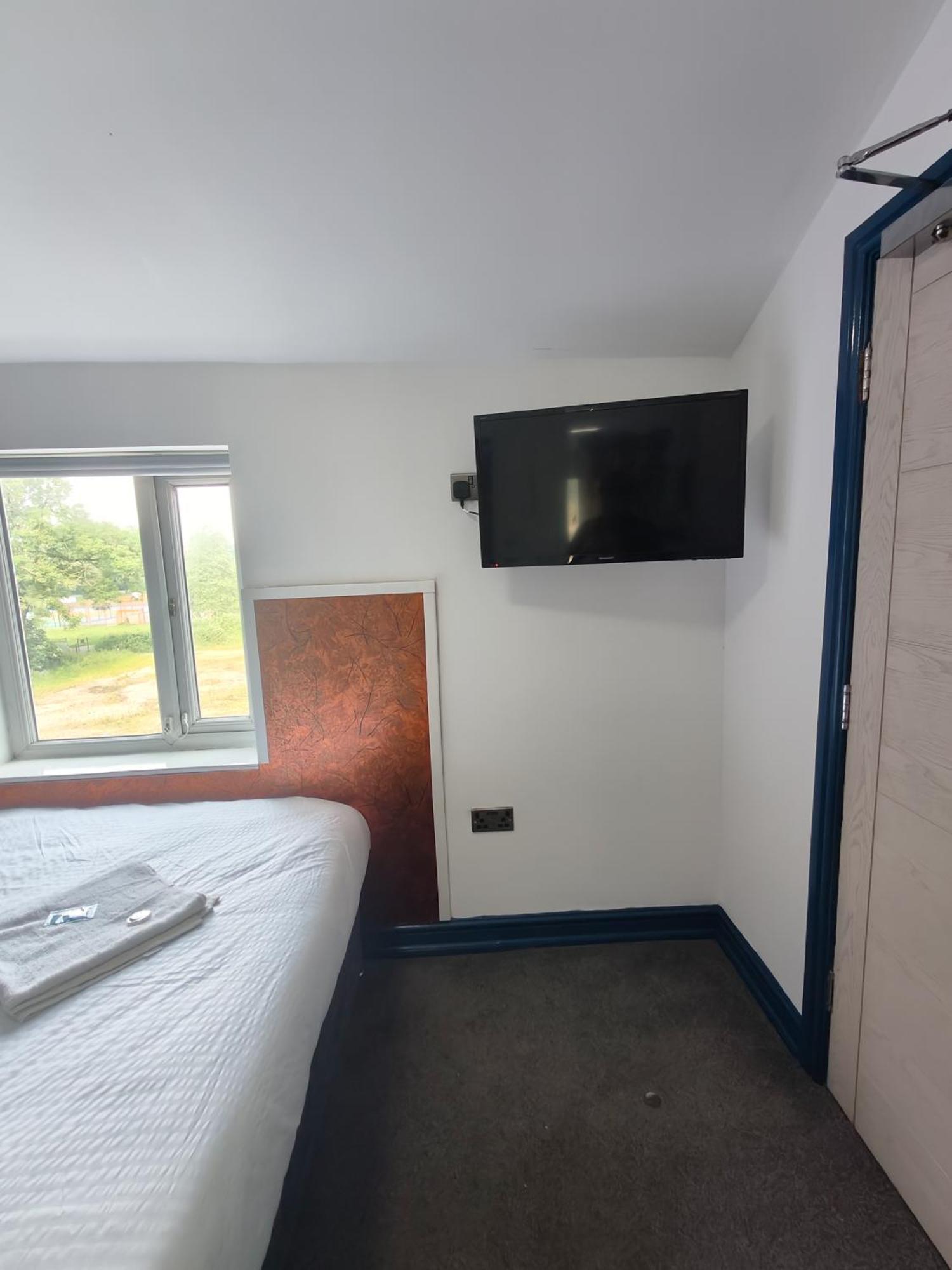Park City Suites Hotel Manchester Esterno foto