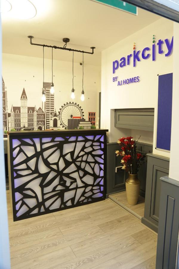 Park City Suites Hotel Manchester Esterno foto