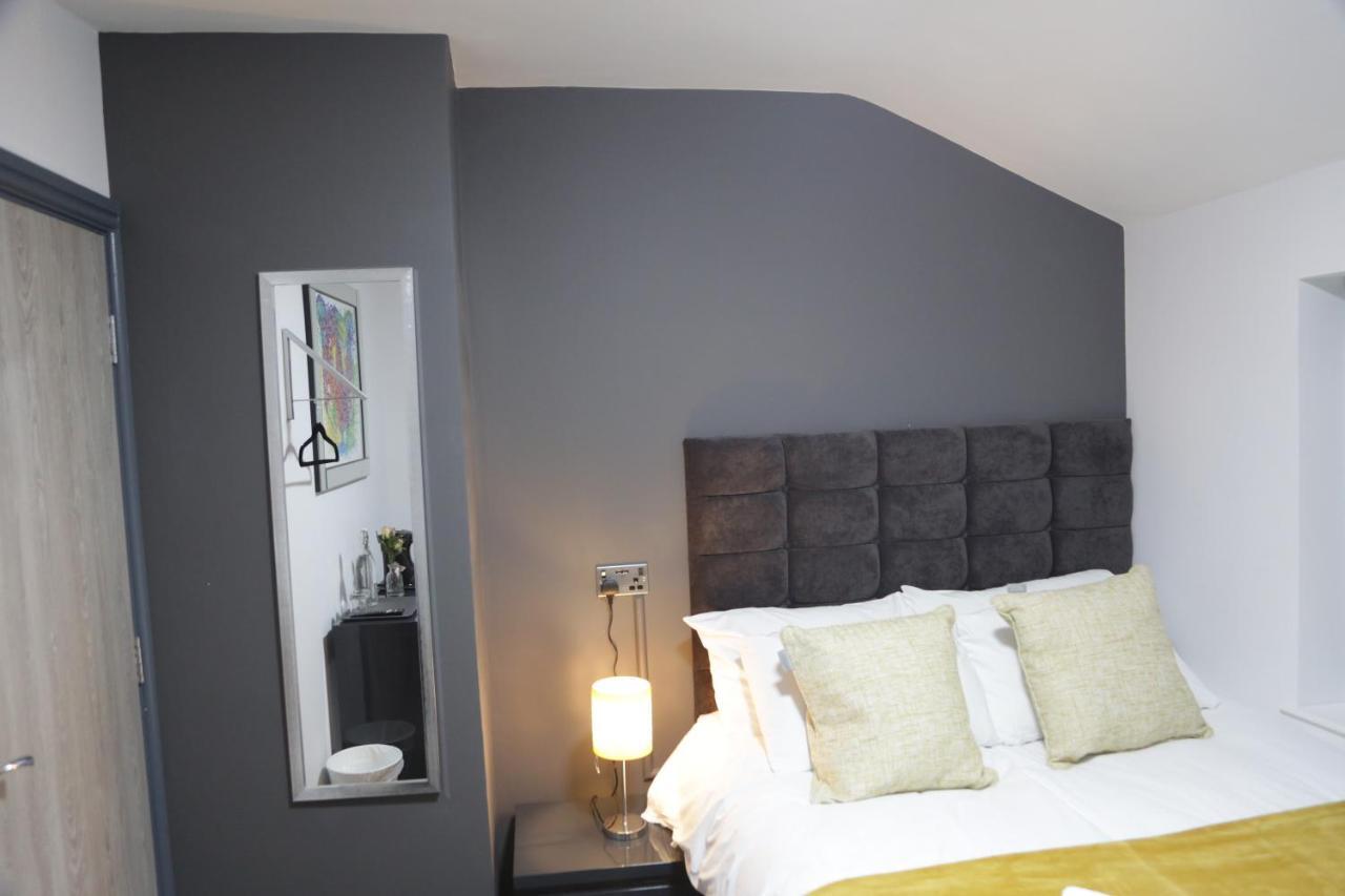 Park City Suites Hotel Manchester Esterno foto