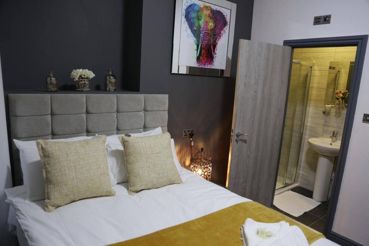Park City Suites Hotel Manchester Esterno foto