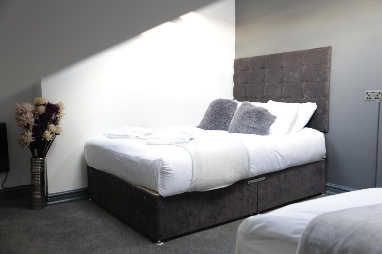 Park City Suites Hotel Manchester Esterno foto