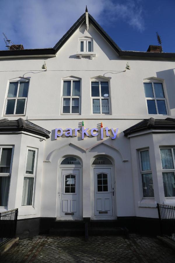 Park City Suites Hotel Manchester Esterno foto