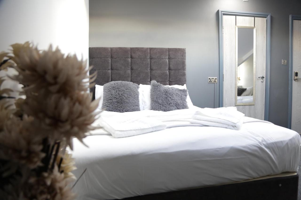 Park City Suites Hotel Manchester Esterno foto