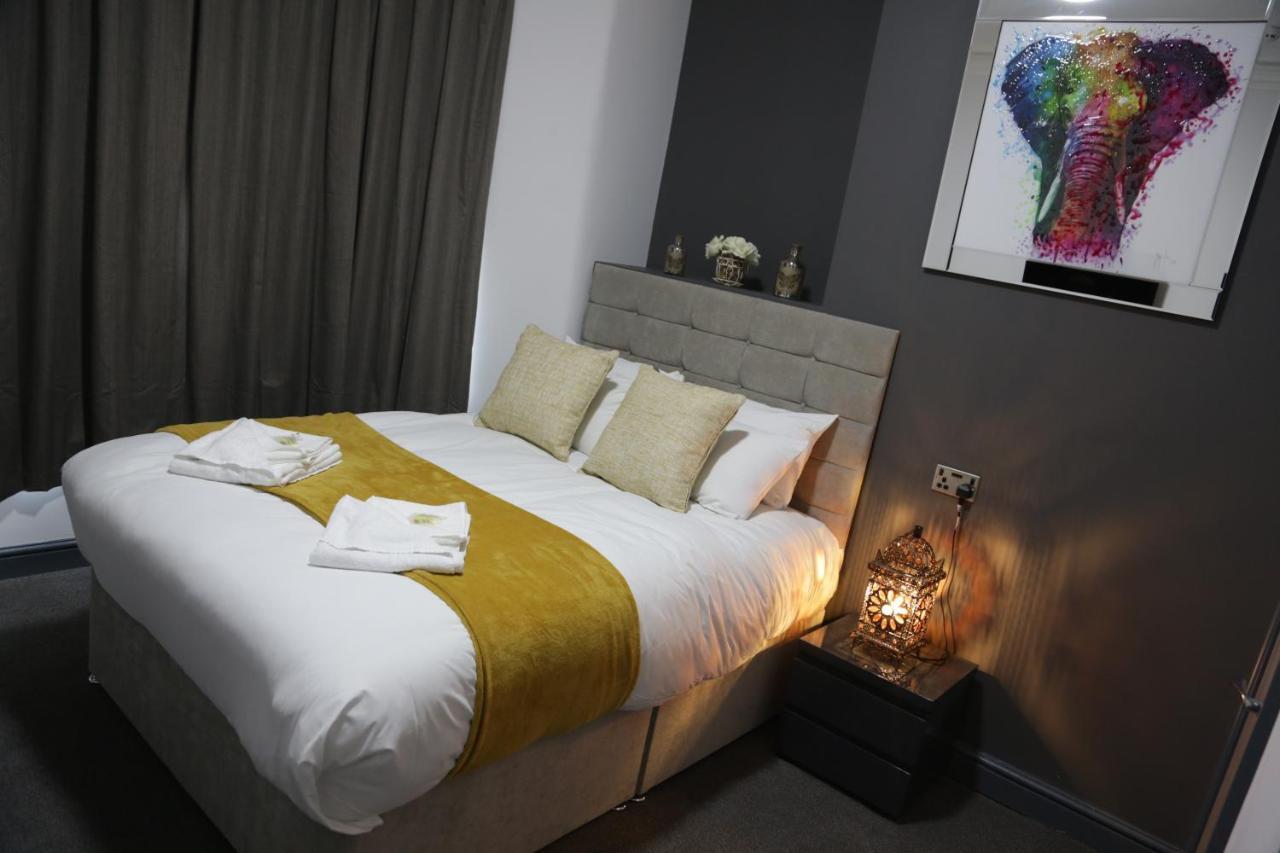 Park City Suites Hotel Manchester Esterno foto