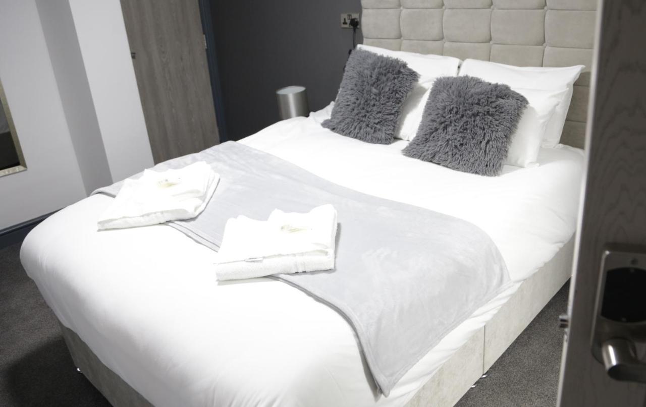 Park City Suites Hotel Manchester Esterno foto