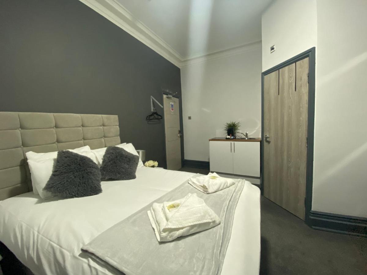 Park City Suites Hotel Manchester Esterno foto